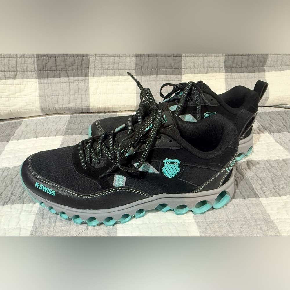K-Swiss Women’s Tubes Trail 200 Running Shoe. Size 7.